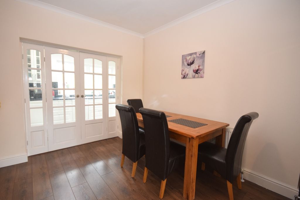 Property photo 3 of 11 Dining Room