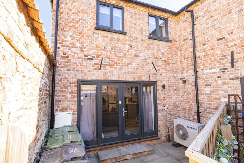 Property photo 1 of 13 5421370
