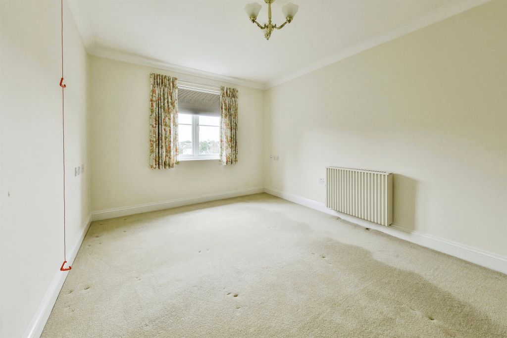 Additional image 11 of 4 bed flat for saleQueen Street, Hitchin SG4