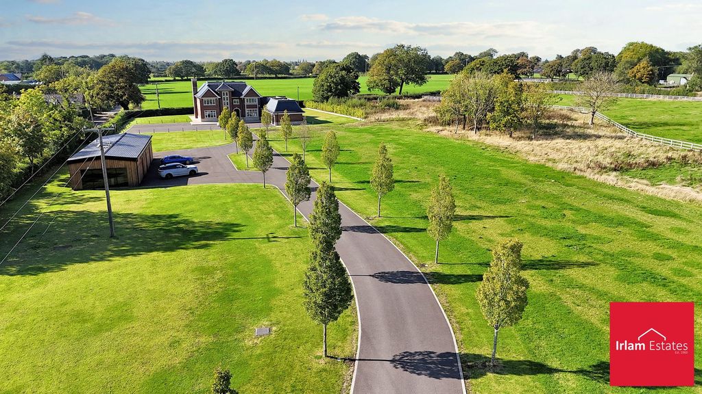 Property photo 2 of 77