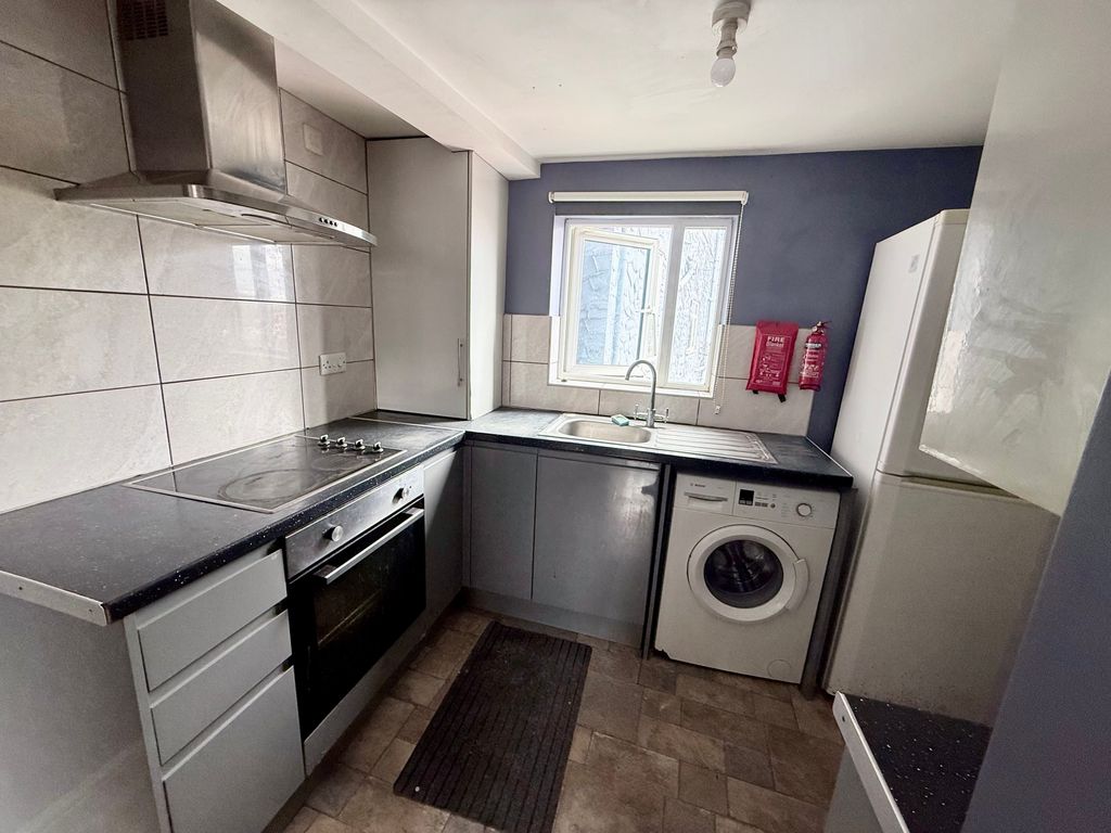 Property photo 1 of 3