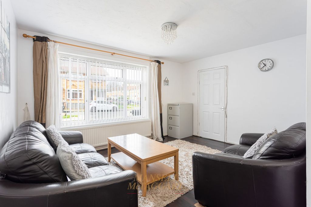 Property photo 2 of 26