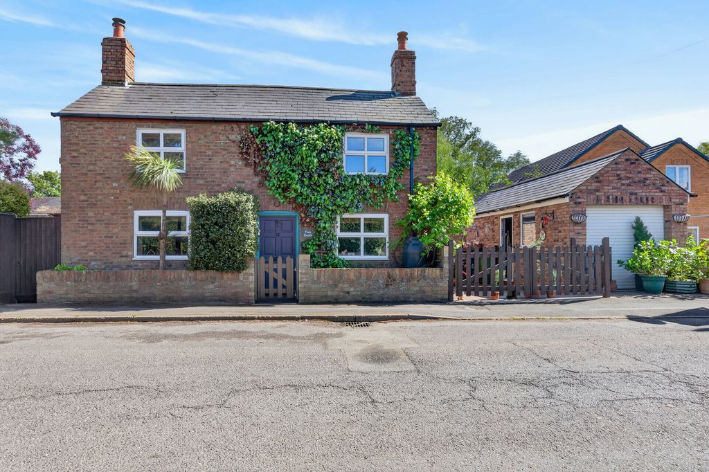 Property photo 1 of 39