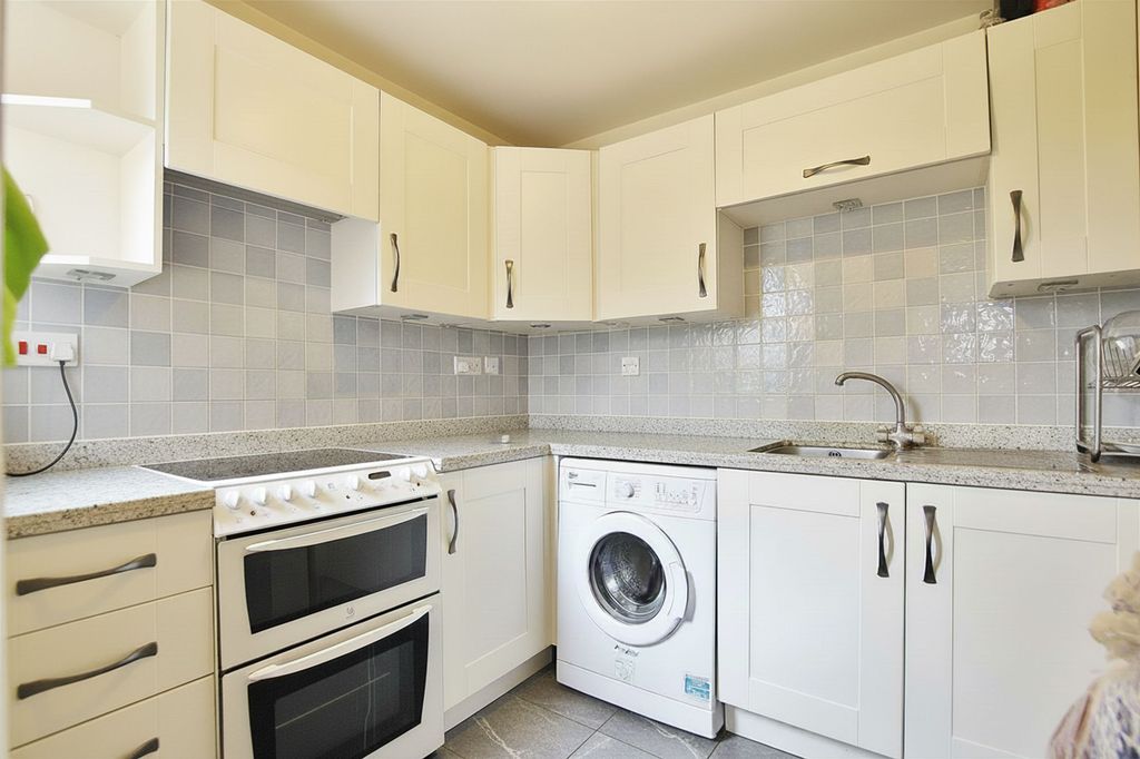 Property photo 3 of 5