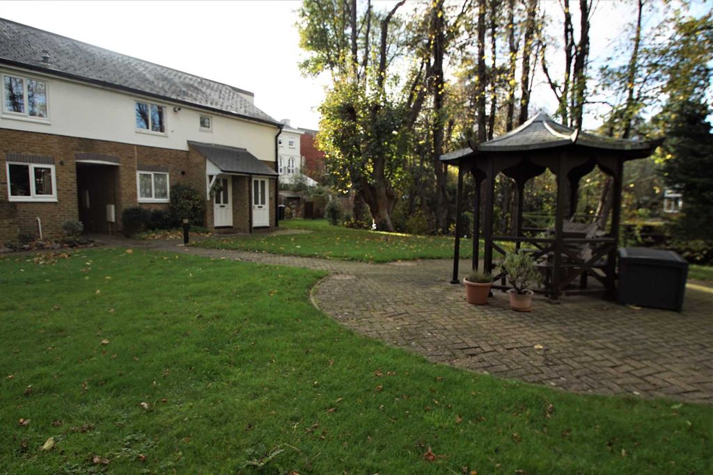 Property photo 1 of 9 Photo