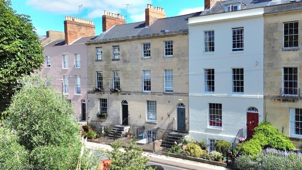 Property photo 1 of 5