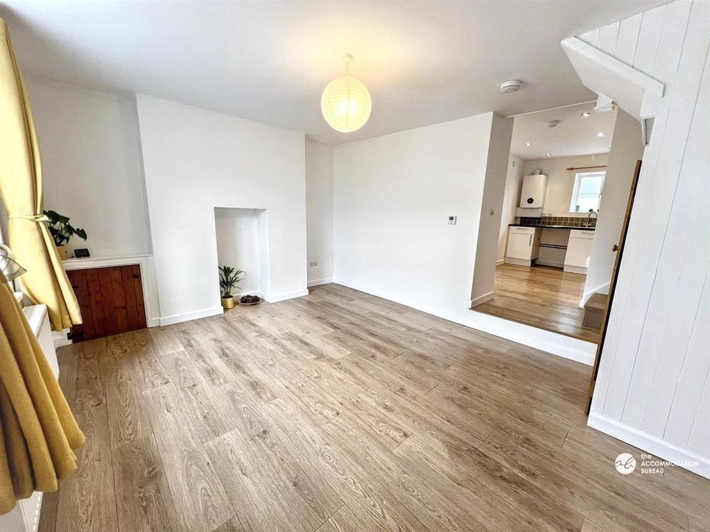 Property photo 2 of 12 Living Room