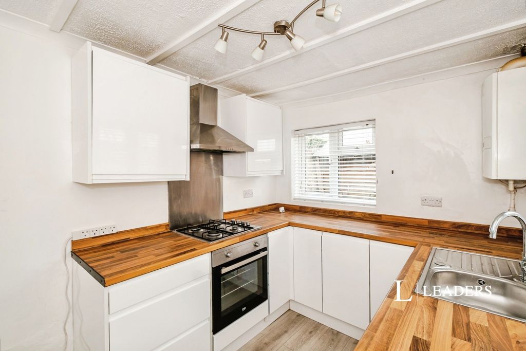 Property photo 3 of 20 Kitchen
