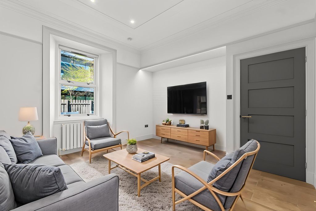 Property photo 2 of 24