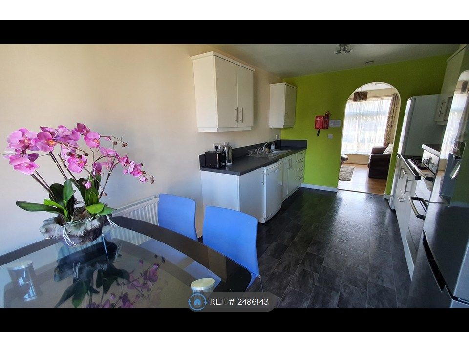 Property photo 2 of 27 Kitchen