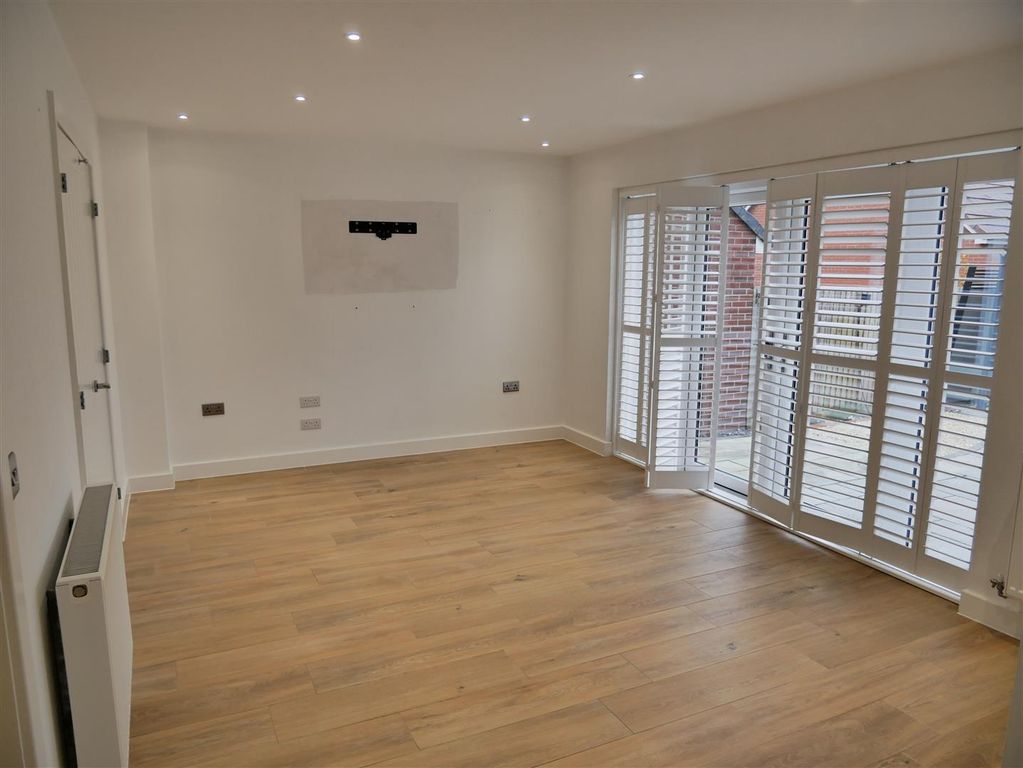 Property photo 3 of 21 P1480877.Jpg