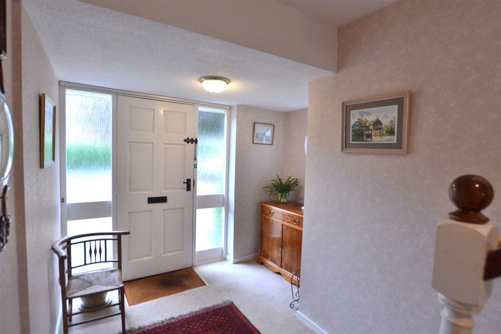Property photo 2 of 20 Entrance Hall.Jpg