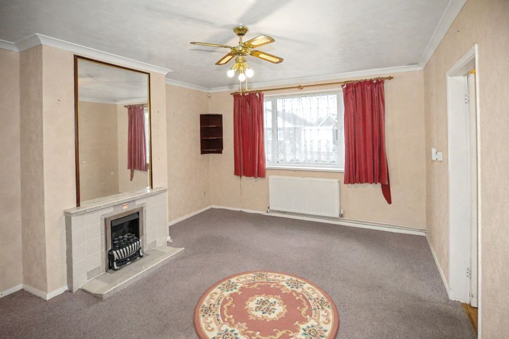 Property photo 2 of 19