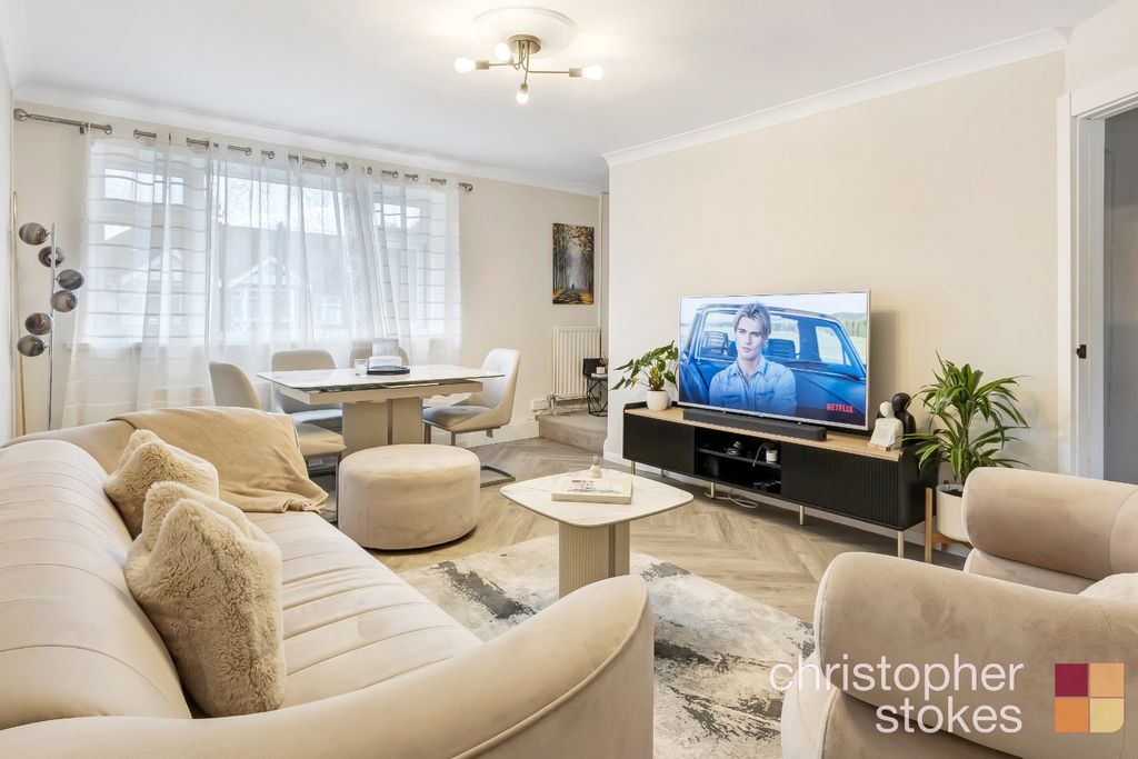 Property photo 2 of 12 4555264