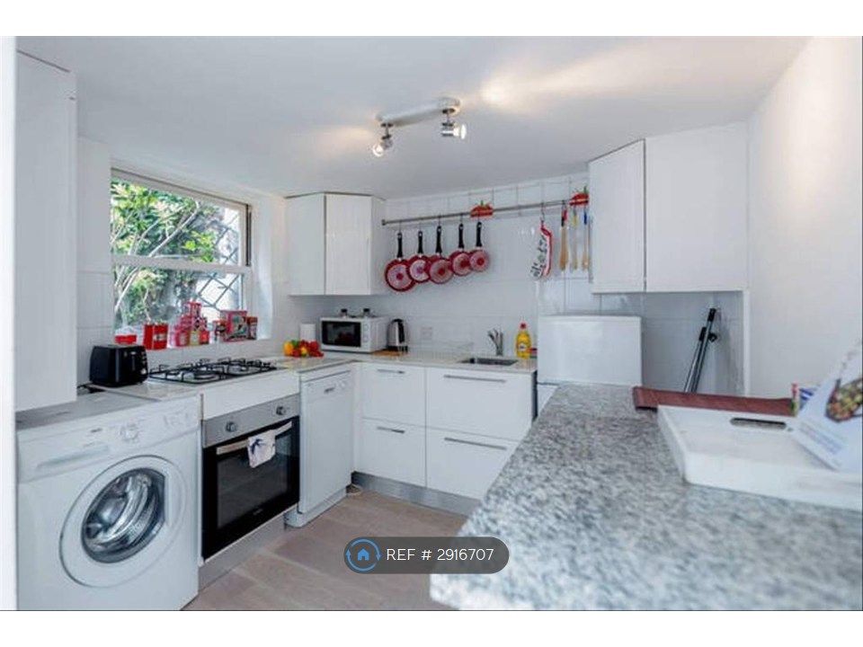 Property photo 3 of 18 Modern Kitchen Open To Conservatory