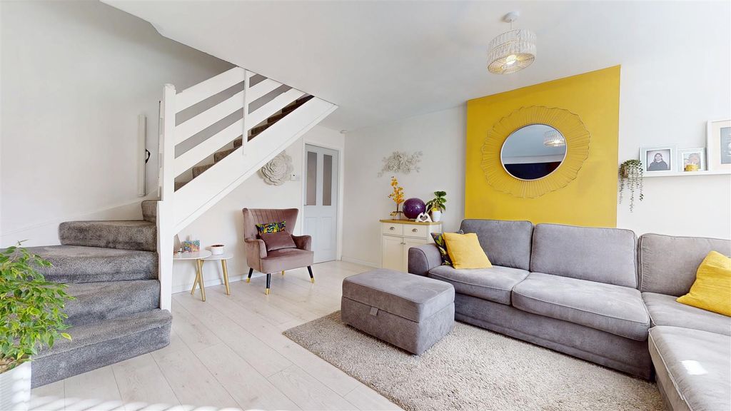 Property photo 2 of 14 11102025_000518.Jpg