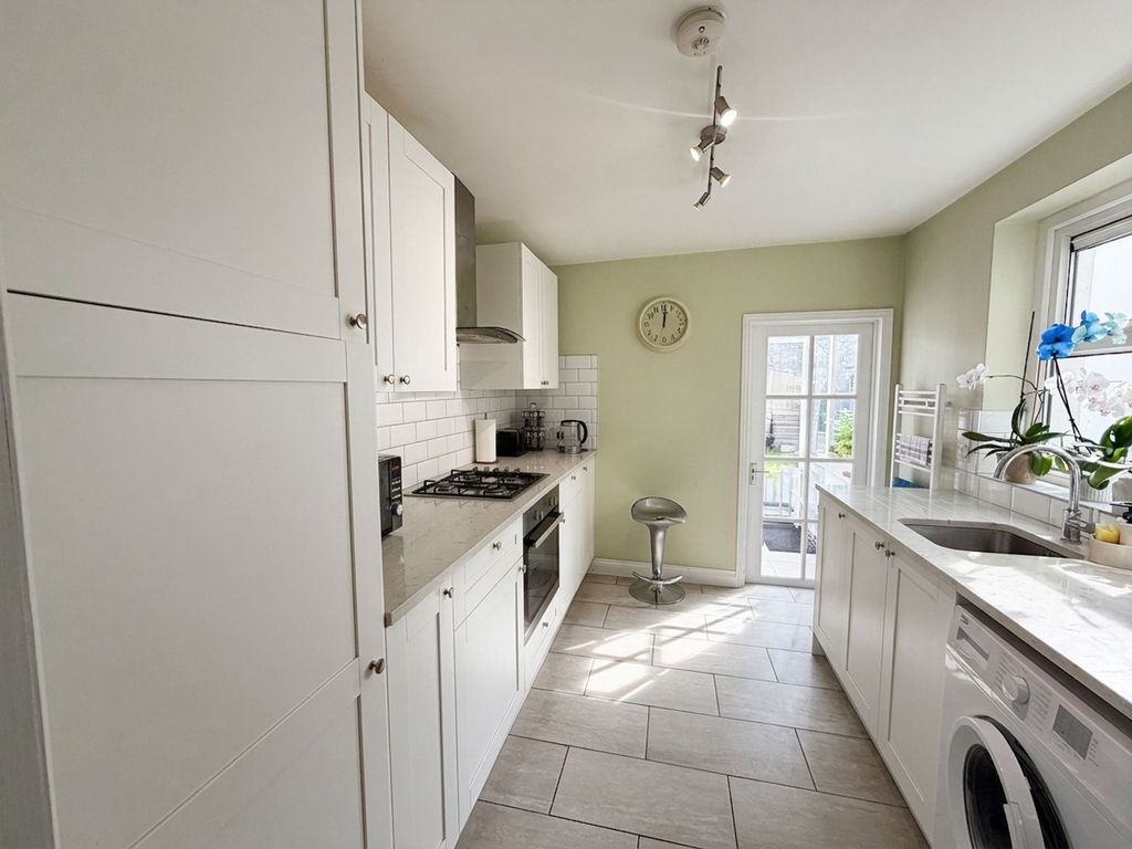 Property photo 2 of 12 Tyndall Rd E10