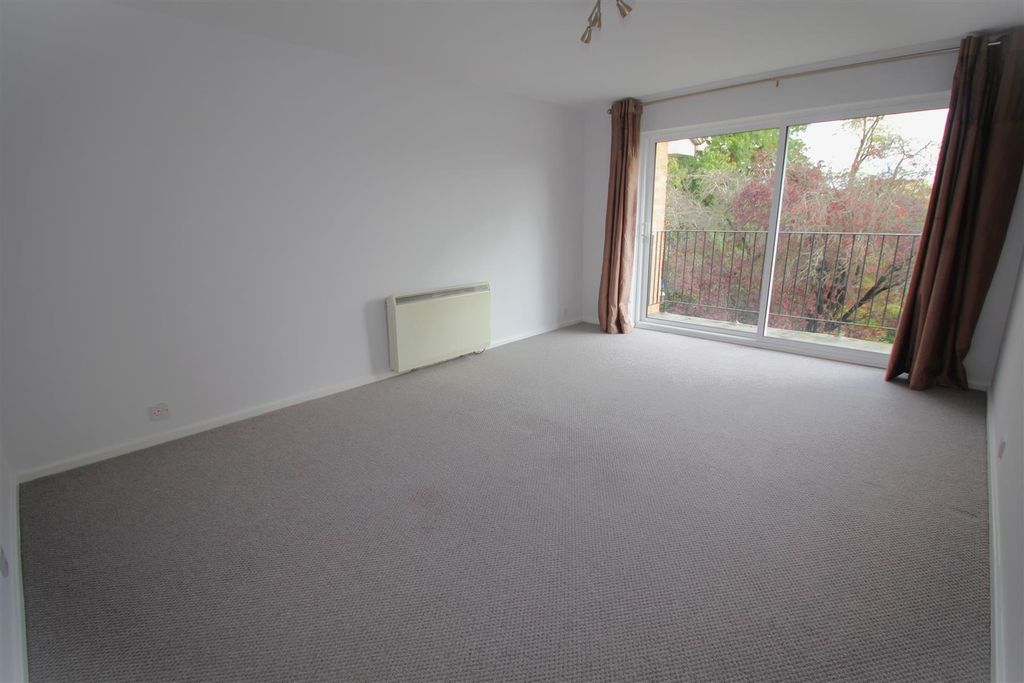 Property photo 3 of 9 Living Room