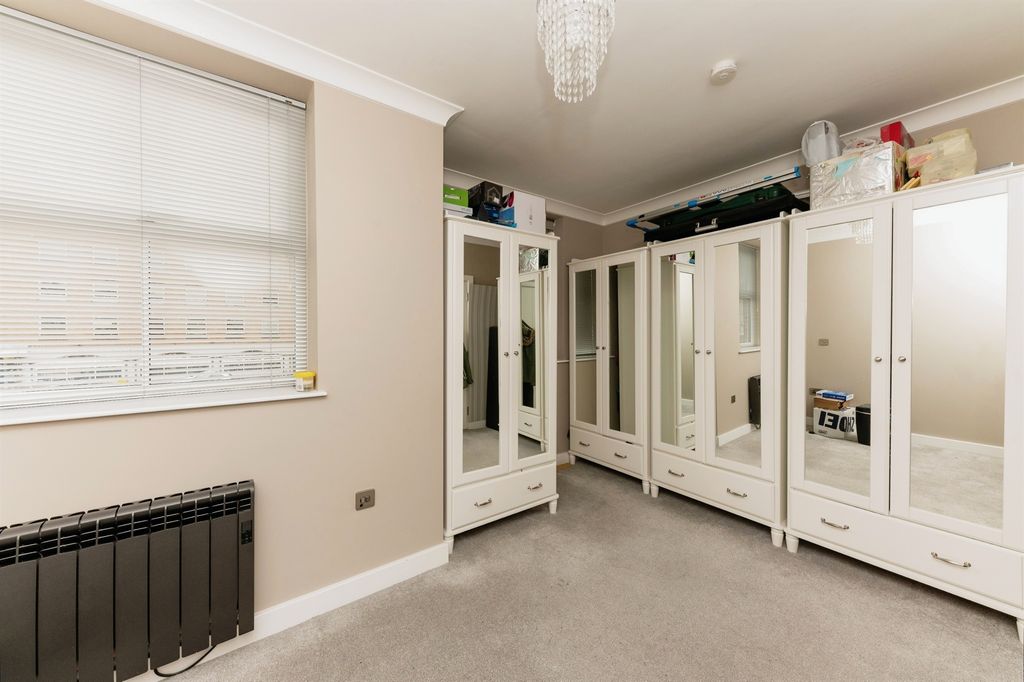 Property photo 3 of 14