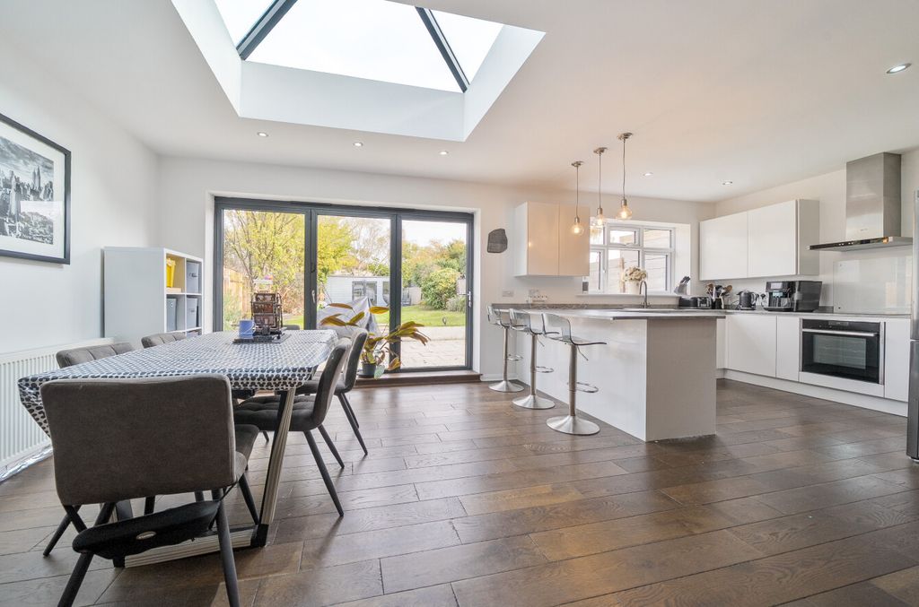 Property photo 2 of 26 1372316-21-690B47...