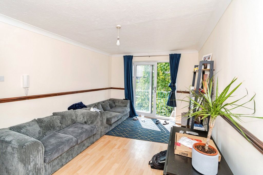 Property photo 3 of 13 Photo