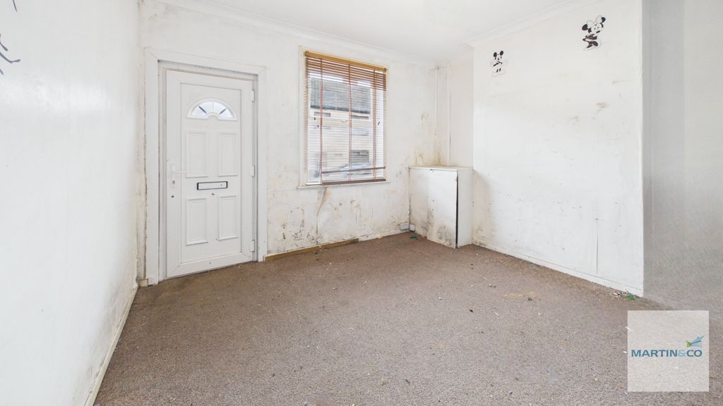 Property photo 2 of 11 Cam03663G0-Pr0305-Still001