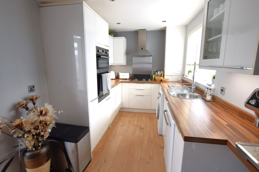 Property photo 2 of 13 Kitchen