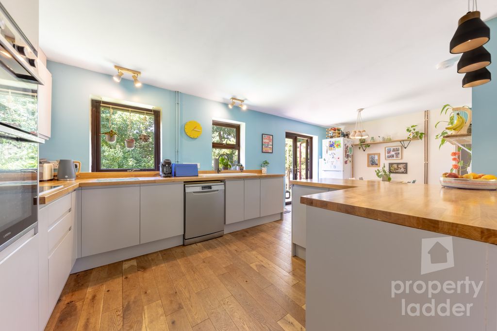 Property photo 3 of 28 Pl-12