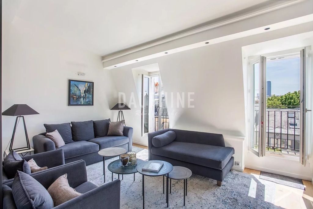 Property photo 1 of 13 Paris 7 : Rue De Lille