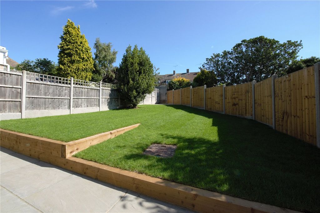 Property photo 2 of 11 Picture No. 15