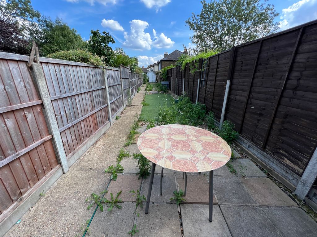 Property photo 3 of 6