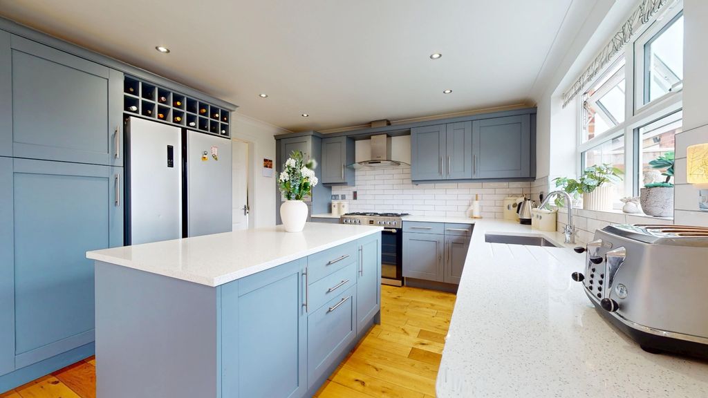 Property photo 2 of 53 4012203