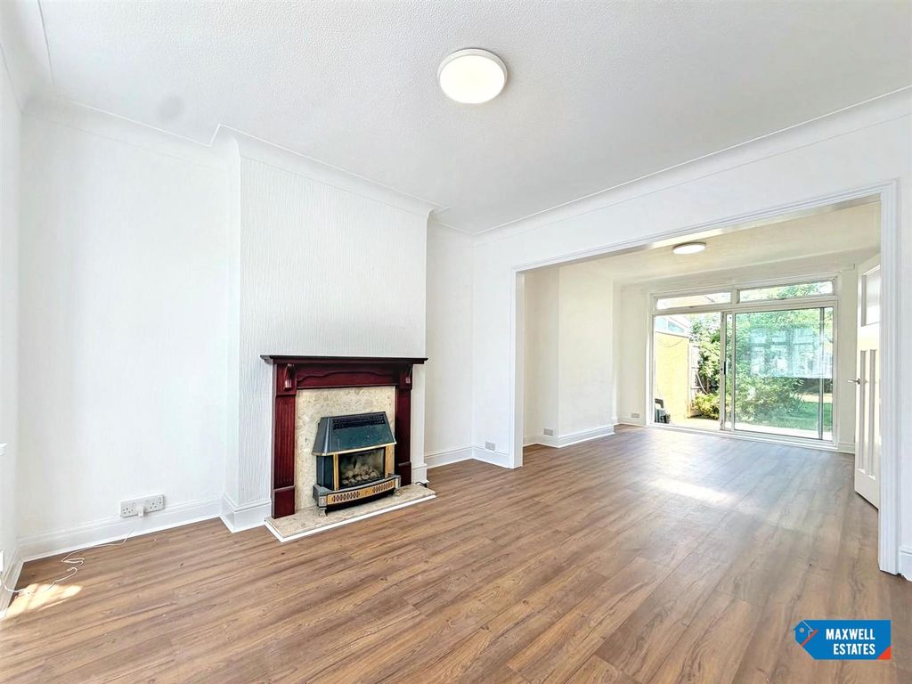 Property photo 1 of 19 West Way 5.Jpg