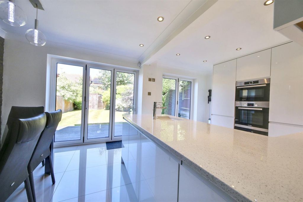 Property photo 2 of 13 Kitchen Diner (2).Jpg