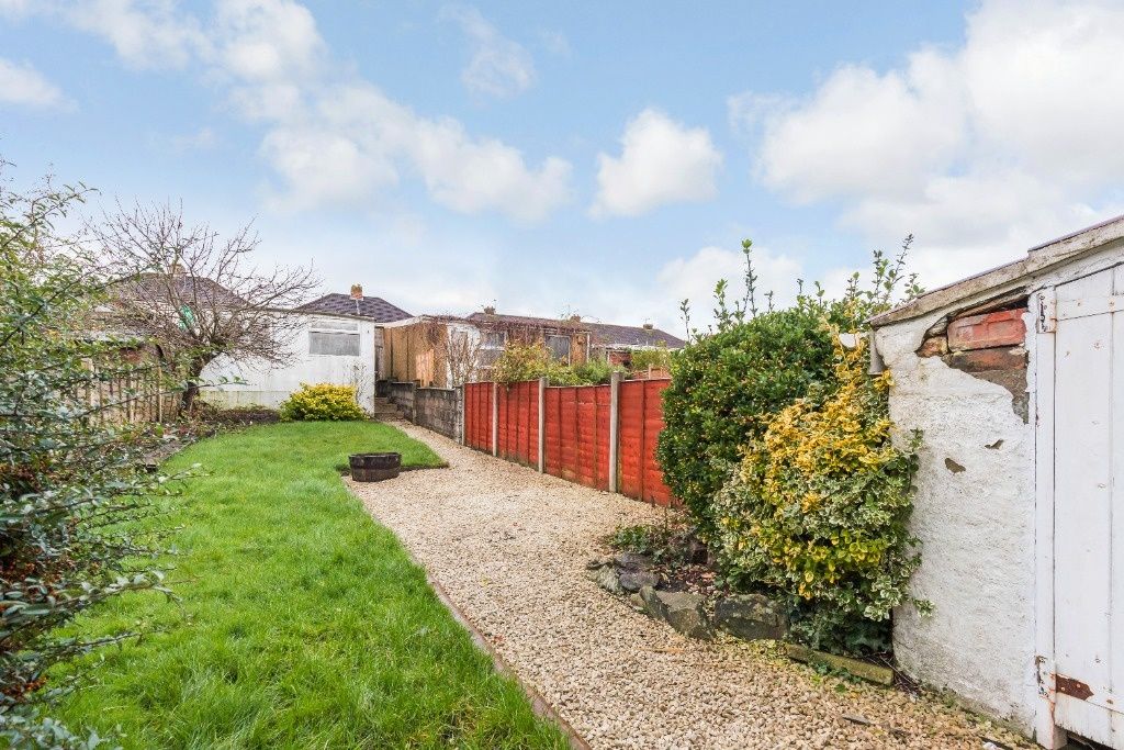 Property photo 2 of 10 A Well-Maintained Garden Featuring A Lush Lawn, A ...