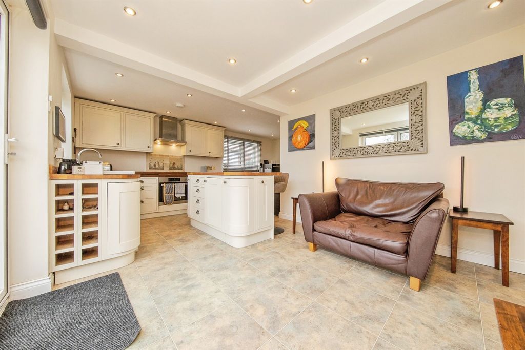 Property photo 2 of 24