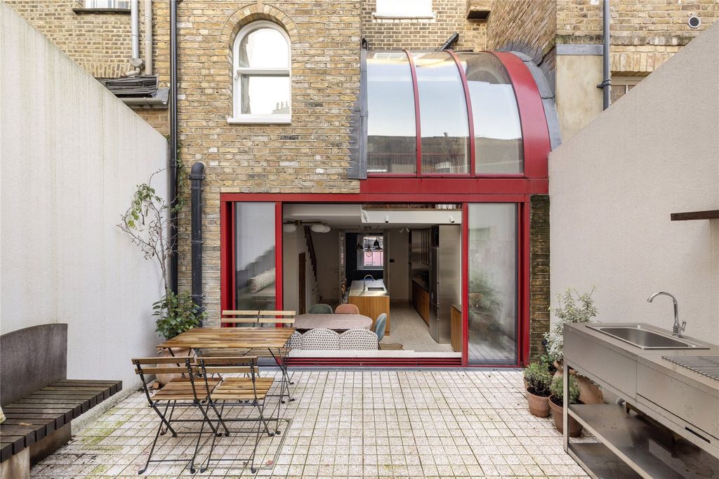 Property photo 3 of 26 Picture No. 03