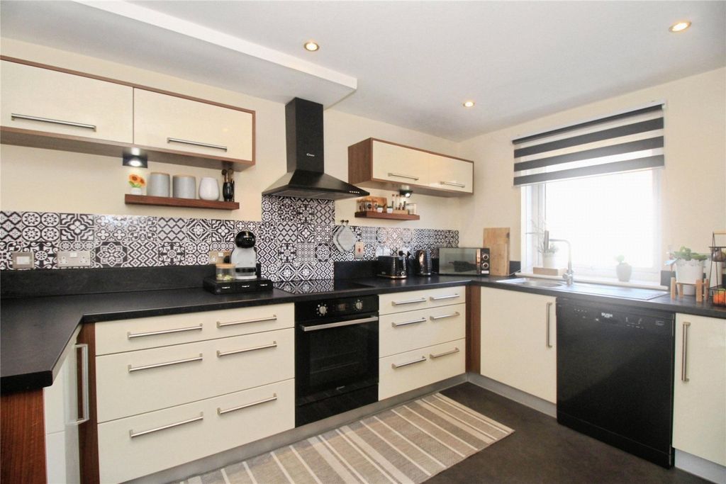 Property photo 2 of 19 Kitchen/Diner