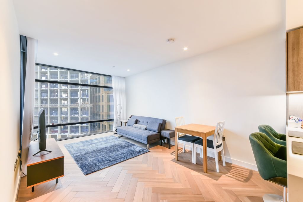 Property photo 2 of 16 Principal Tower, Pri
