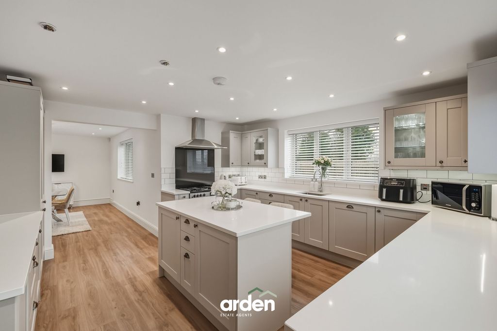 Property photo 2 of 24