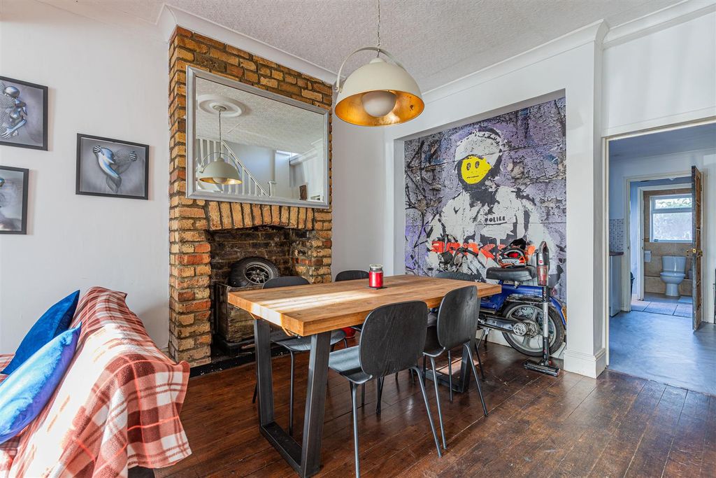 Property photo 3 of 18 Shears Road 3-13.Jpg