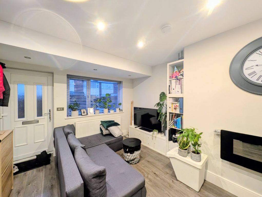 Property photo 3 of 11 Picture No. 11