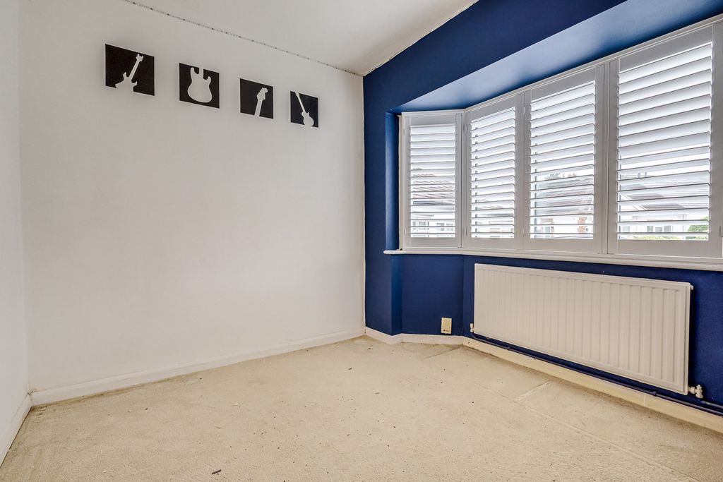 Property photo 3 of 27