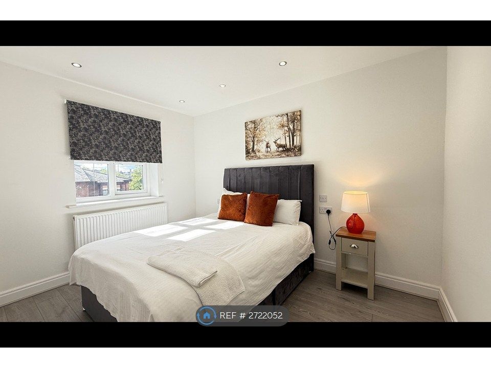 Property photo 3 of 17 Bedroom 1