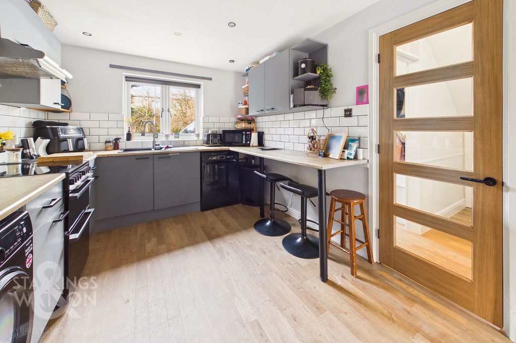 Property photo 3 of 20