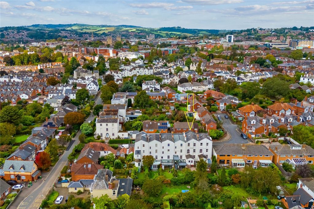 Property photo 1 of 17 59 Marlborough Road