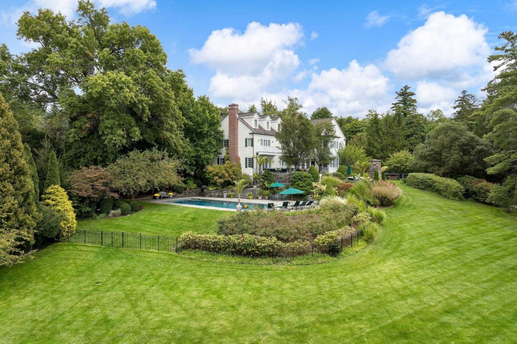 Property photo 1 of 27