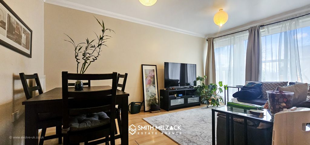Property photo 3 of 10