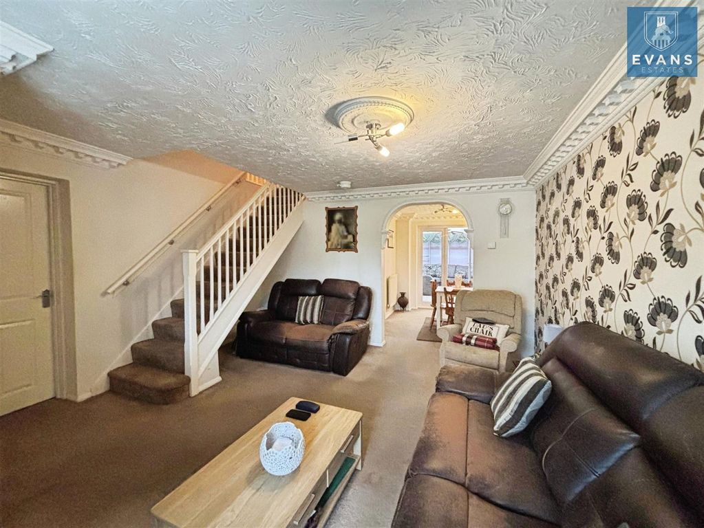 Property photo 2 of 22 Living Room