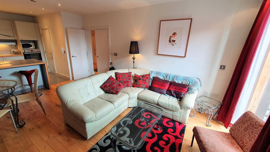 Property photo 2 of 30